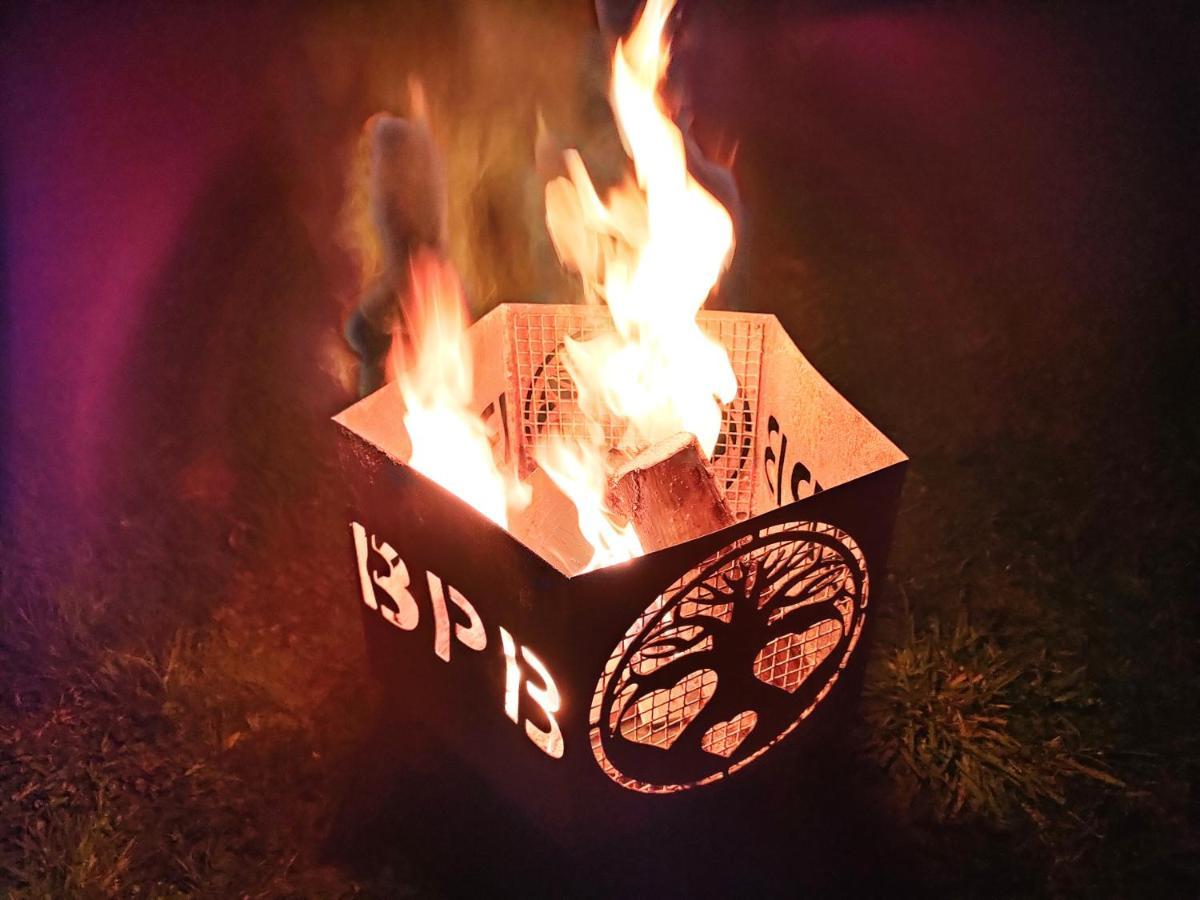 فندق Battle Pods And Bells Glamping المظهر الخارجي الصورة